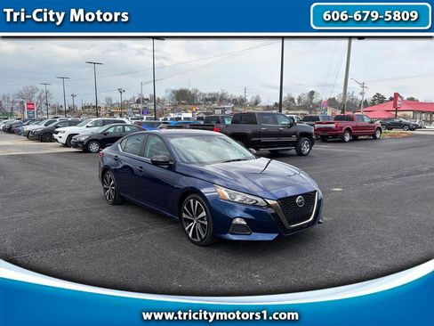 Used 2021 Nissan Altima 2.5 SR image 1