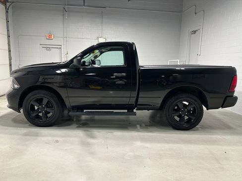 Used 2017 RAM 1500 Express w/ Black Ram 1500 Express Group image 12