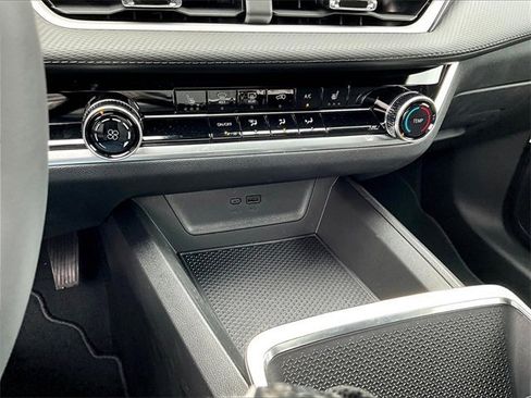 New 2026 Chevrolet Equinox LT w/ Midnight Edition image 15