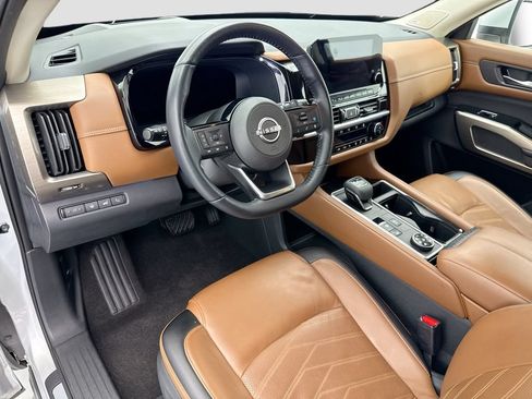 Used 2023 Nissan Pathfinder Platinum w/ Cargo Package AWD/4WD image 9