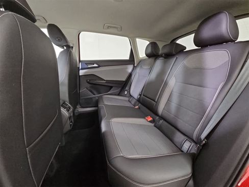 Certified 2024 Volkswagen Taos SE image 19