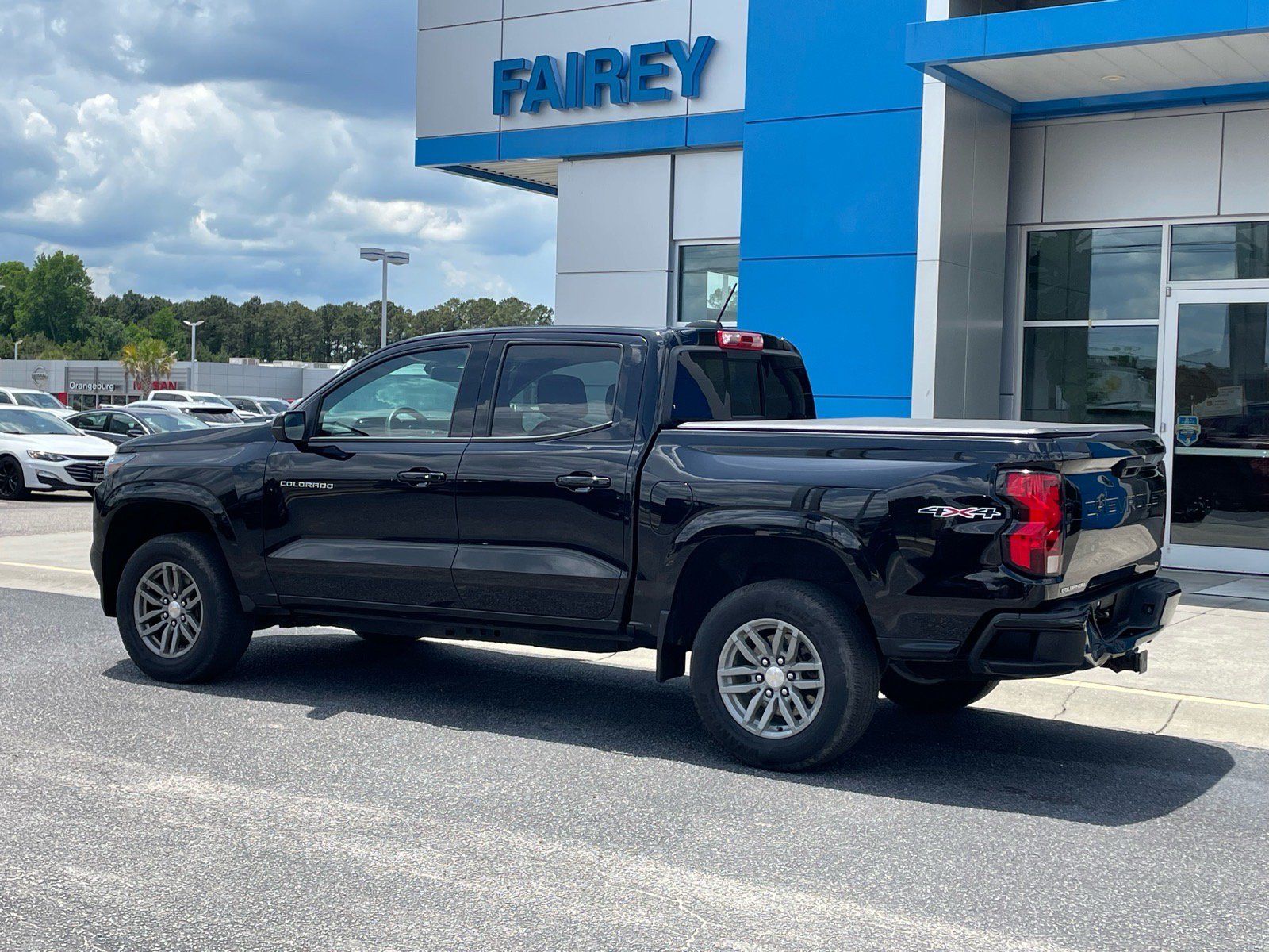 Used 2023 Chevrolet Colorado LT w/ LT Convenience Package II AWD/4WD image 3