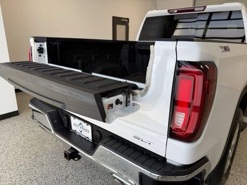 Used 2021 GMC Sierra 1500 SLT w/ SLT Premium Package AWD/4WD image 30