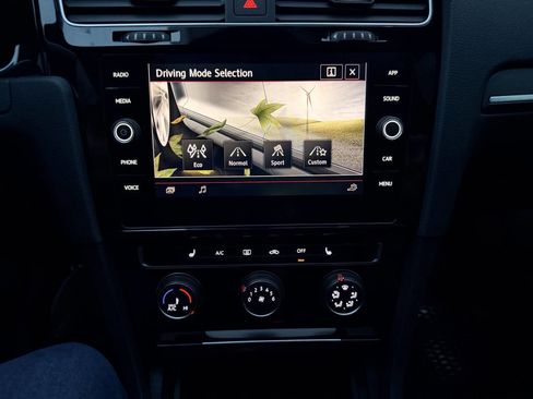 Used 2020 Volkswagen GTI S image 44