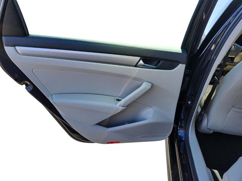 Used 2022 Volkswagen Passat 2.0T SE image 22