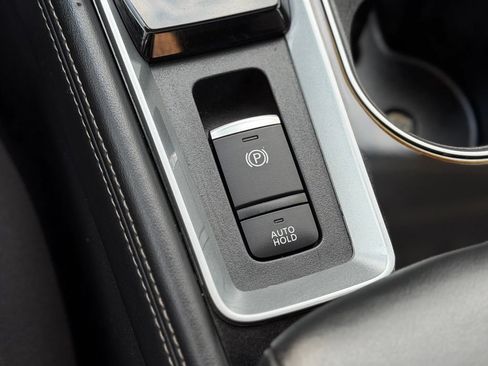 Used 2024 Nissan Altima 2.5 SV w/ SV Premium Package AWD/4WD image 18