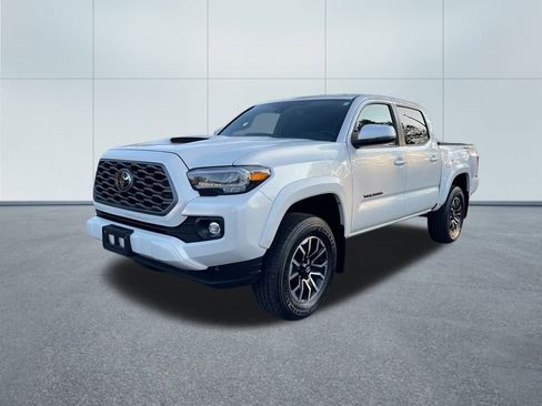 Used 2023 Toyota Tacoma TRD Sport image 2