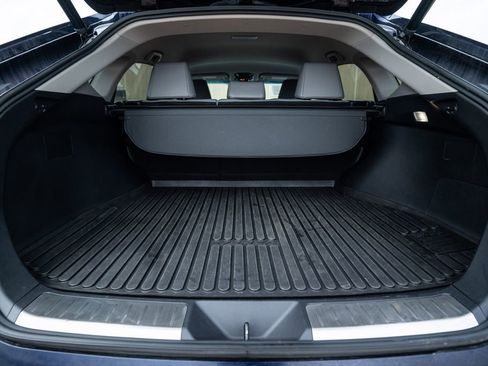 Used 2022 Toyota Venza XLE image 36