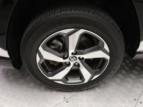 Certified 2025 Toyota RAV4 SE AWD/4WD image 4