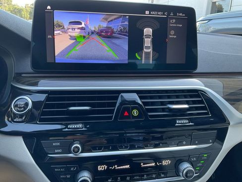 Used 2022 BMW 530i w/ Premium Package image 21