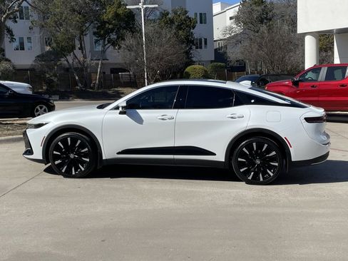 Used 2025 Toyota Crown Platinum image 3