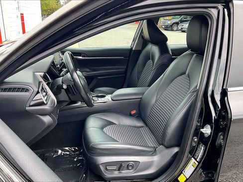 Used 2024 Toyota Camry SE FWD image 29