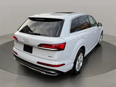 Used 2023 Audi Q7 2.0T Premium w/ Convenience Package AWD/4WD image 6
