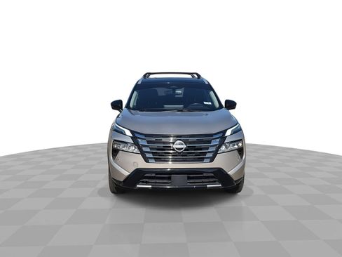 Used 2025 Nissan Rogue Platinum FWD image 3