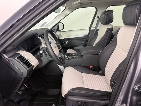 New 2026 Land Rover Discovery Limited Edition image 18