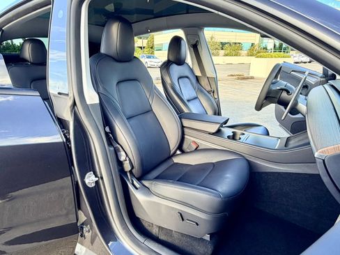 Used 2024 Tesla Model Y 2WD image 27