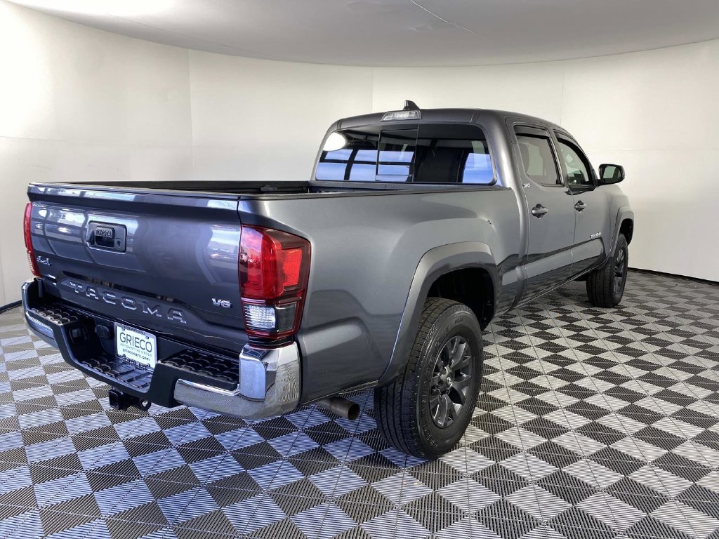Used 2022 Toyota Tacoma SR5 AWD/4WD image 9