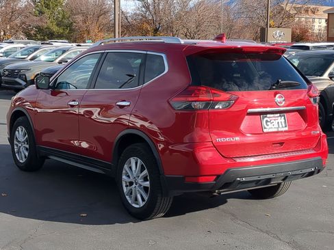 Used 2017 Nissan Rogue SV w/ SV Premium Package image 8