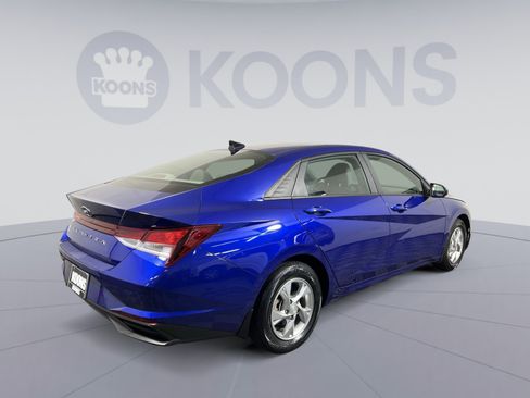 Used 2023 Hyundai Elantra SE FWD image 11