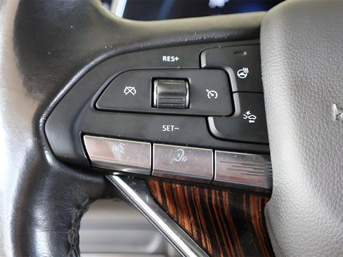 Certified 2023 Cadillac Escalade Premium Luxury image 25