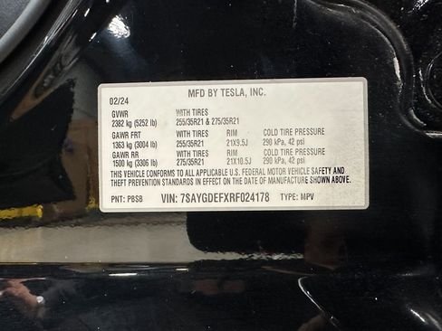 Used 2024 Tesla Model Y Performance image 24