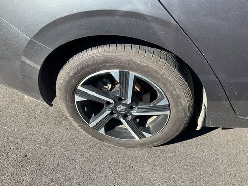 Used 2024 Nissan Sentra SV image 11