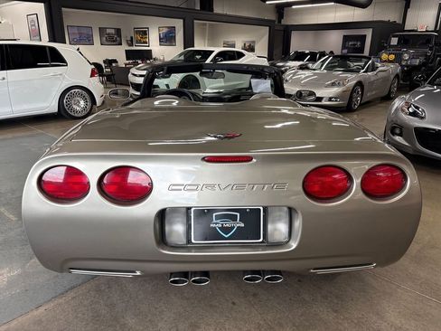 Used 2000 Chevrolet Corvette Convertible w/ Memory Pkg RWD image 9