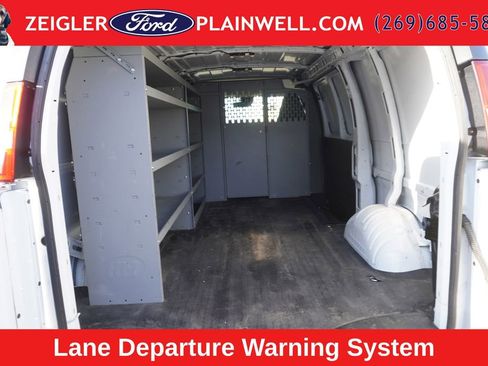 Used 2021 Chevrolet Express 2500 w/ Driver Convenience Package RWD image 6