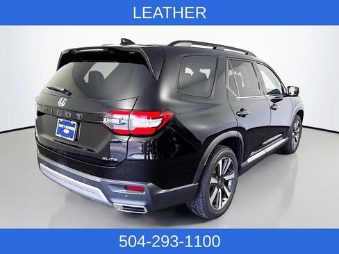 Used 2025 Honda Pilot Elite image 7