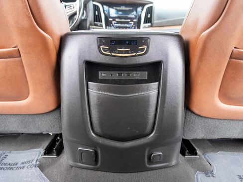 Used 2019 Cadillac Escalade Premium Luxury image 37