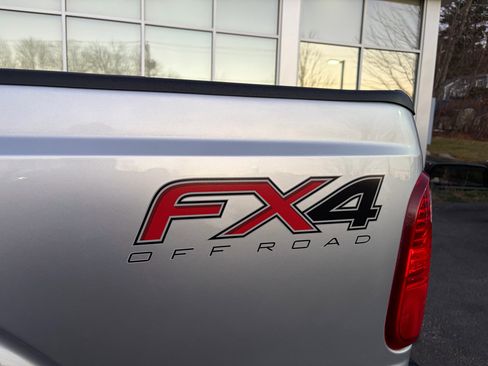 Used 2016 Ford F250 XLT w/ XLT Premium Package image 14