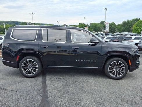 Certified 2022 Jeep Grand Wagoneer Series III AWD/4WD image 9