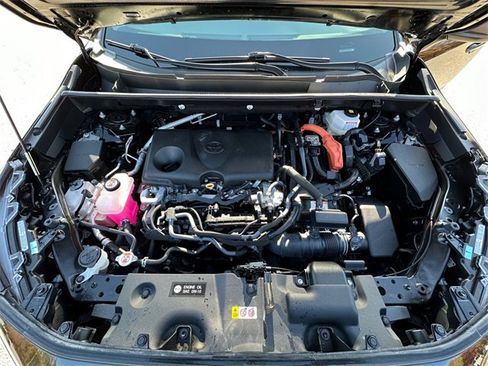 Used 2024 Toyota RAV4 LE image 30