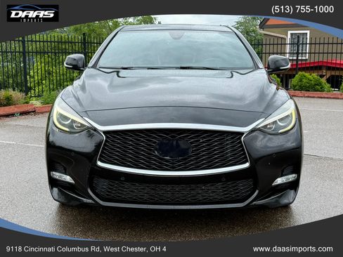 Used 2017 INFINITI QX30 Sport w/ Sport Leather Package FWD image 2