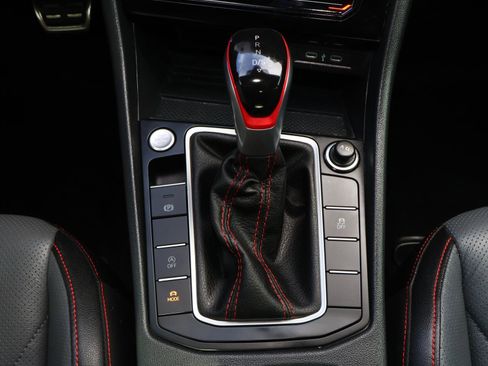 Used 2025 Volkswagen Jetta GLI Autobahn image 24