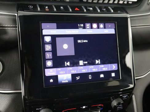 Used 2023 Jeep Grand Cherokee Laredo AWD/4WD image 28