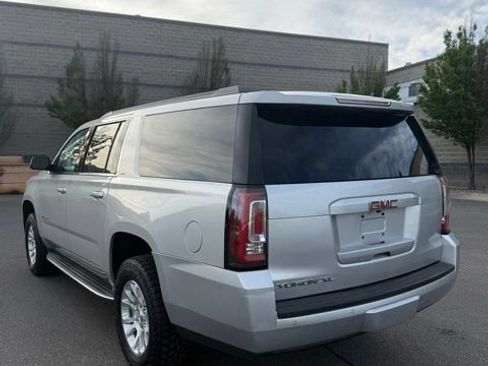 Used 2017 GMC Yukon XL SLT AWD/4WD image 8