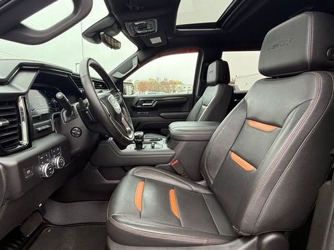 Used 2024 GMC Sierra 1500 AT4 w/ Technology Package AWD/4WD image 11