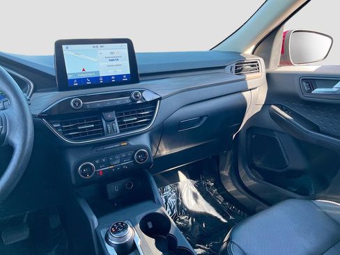 Used 2020 Ford Escape Titanium image 25