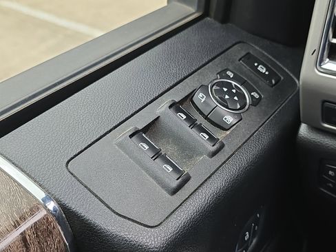 Used 2017 Ford F250 Lariat w/ Lariat Ultimate Package AWD/4WD image 13