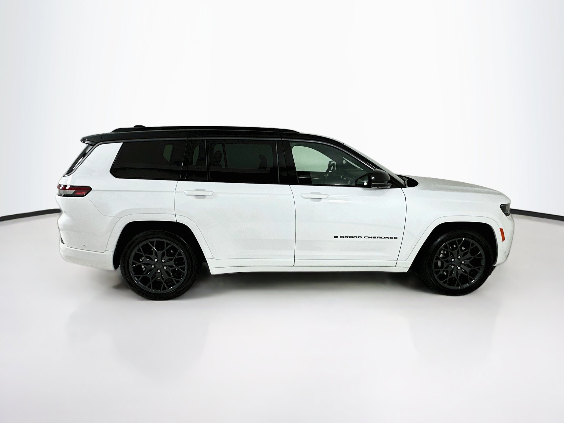 Used 2026 Jeep Grand Cherokee L Summit w/ Obsidian Package AWD/4WD image 9