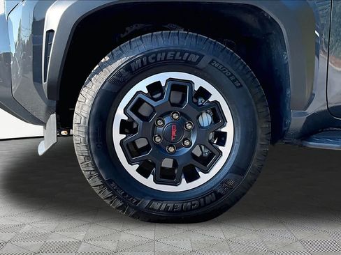 Used 2025 Toyota 4Runner TRD Off-Road Premium AWD/4WD image 11