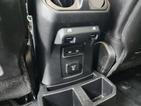 Used 2021 Jeep Wrangler Unlimited Rubicon image 30