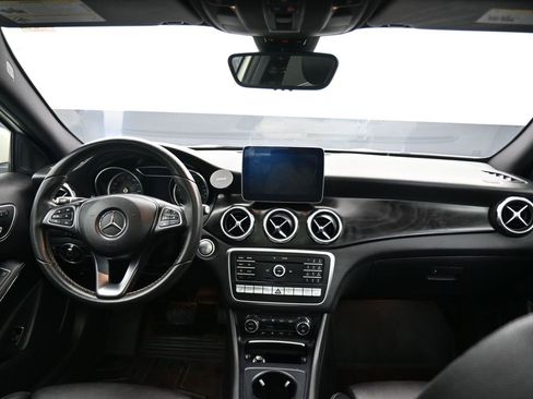 Used 2018 Mercedes-Benz GLA 250 4MATIC image 38