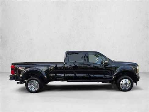 Used 2026 Ford F450 Platinum w/ FX4 Off-Road Package AWD/4WD image 4