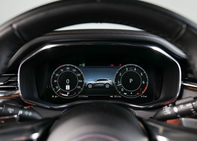 Certified 2025 Jaguar F-PACE R-Dynamic S AWD/4WD image 15