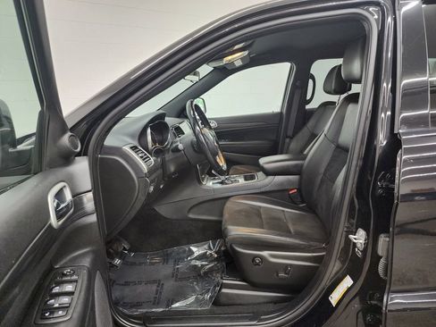 Used 2021 Jeep Grand Cherokee Laredo X AWD/4WD image 12