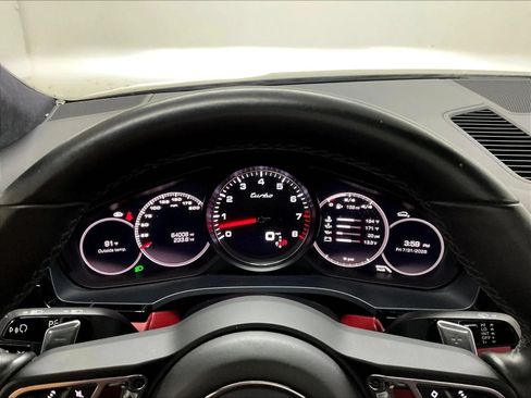 Used 2020 Porsche Cayenne Turbo AWD/4WD image 29