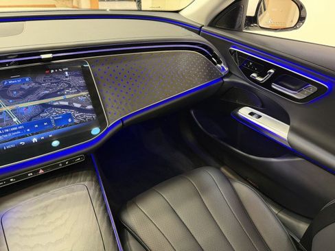 Used 2025 Mercedes-Benz E 350 Sedan image 10