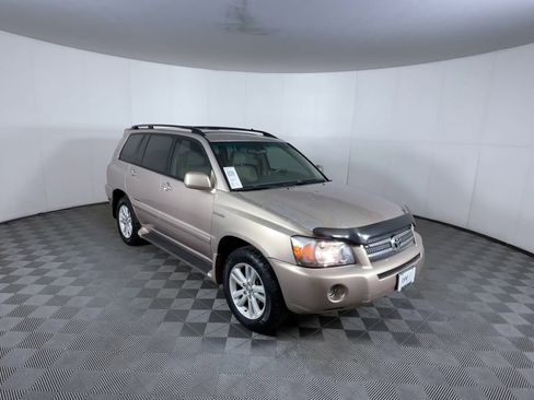 Used 2006 Toyota Highlander 4WD Hybrid image 2
